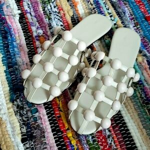 BCBGMAXAZRIA MAGNOLIA LEATHER STUDS MULE SZ 7.5M